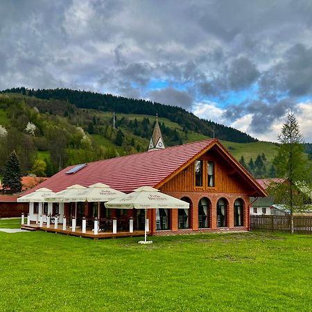 Biotour Camping & Restaurant Ghimeş-Făget Exteriör bild