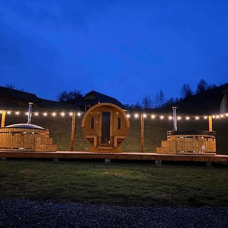 Biotour Camping & Restaurant Ghimeş-Făget Exteriör bild