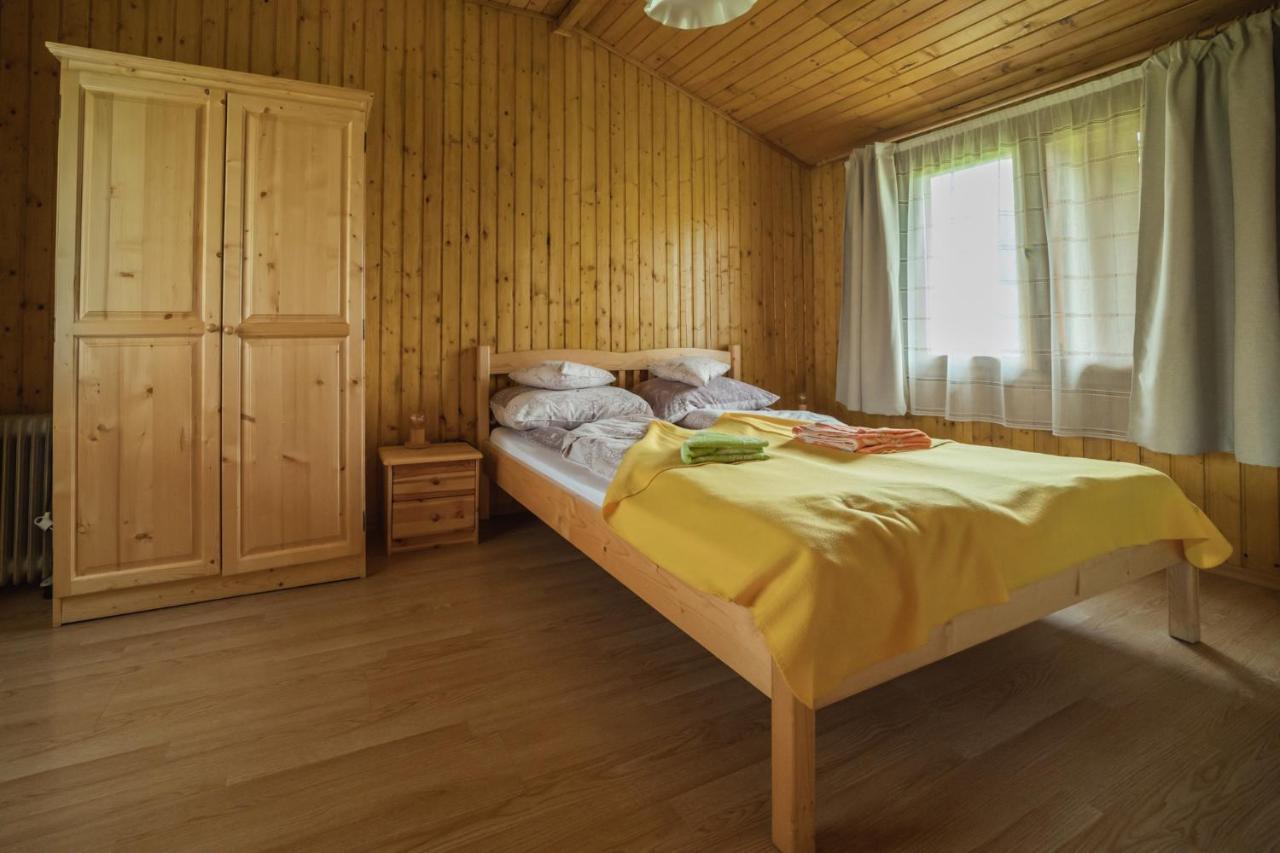 Biotour Camping & Restaurant Ghimeş-Făget Exteriör bild