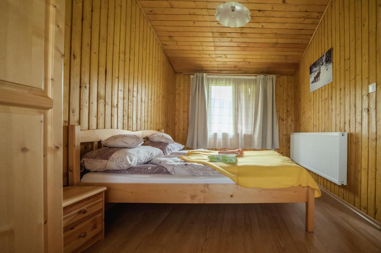 Biotour Camping & Restaurant Ghimeş-Făget Exteriör bild