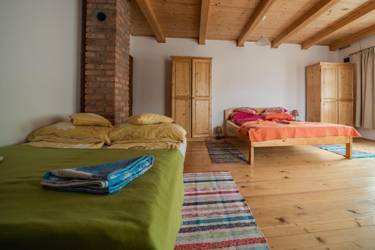 Biotour Camping & Restaurant Ghimeş-Făget Exteriör bild