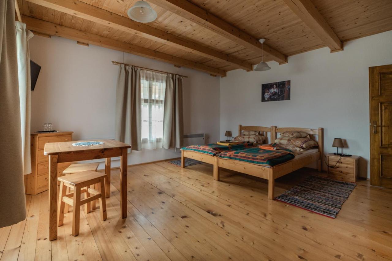 Biotour Camping & Restaurant Ghimeş-Făget Exteriör bild