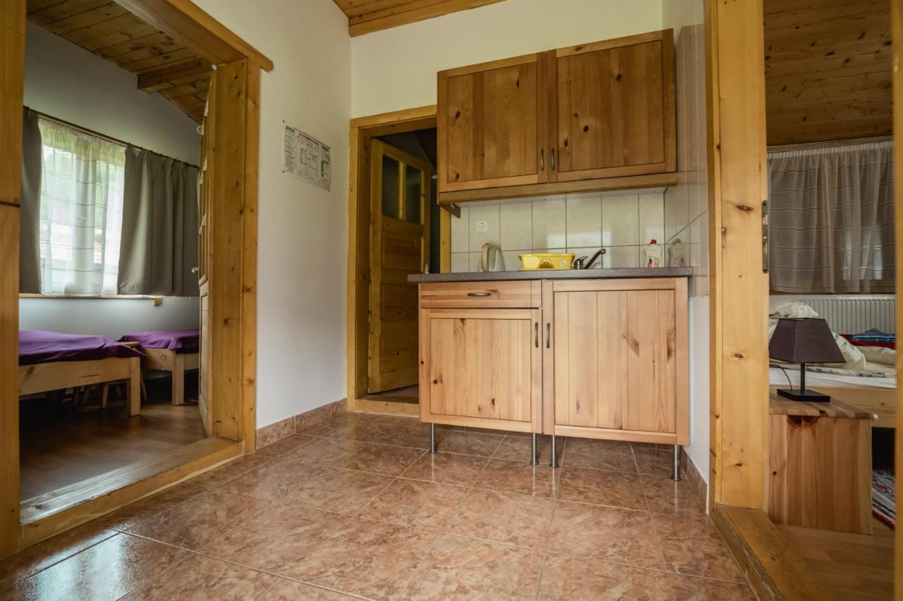 Biotour Camping & Restaurant Ghimeş-Făget Exteriör bild