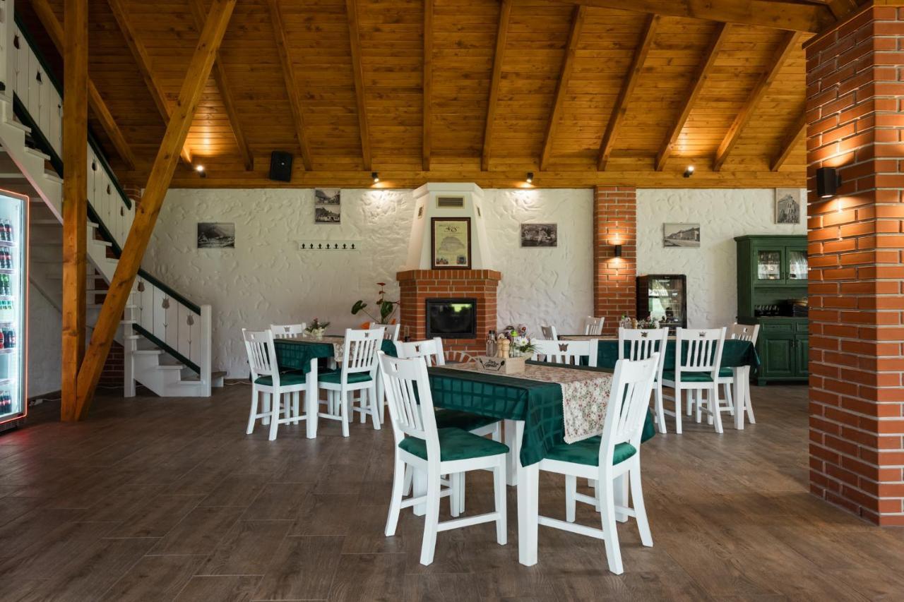 Biotour Camping & Restaurant Ghimeş-Făget Exteriör bild