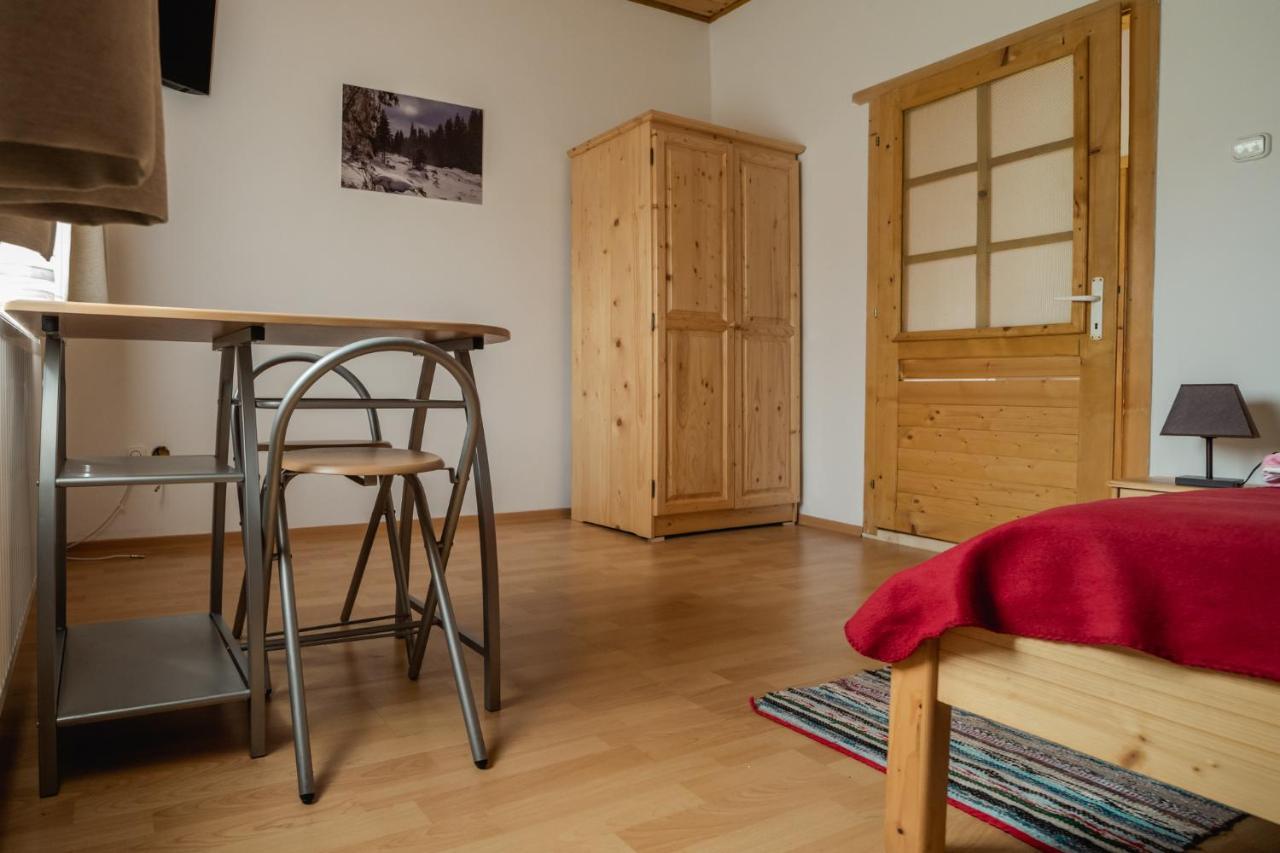 Biotour Camping & Restaurant Ghimeş-Făget Exteriör bild