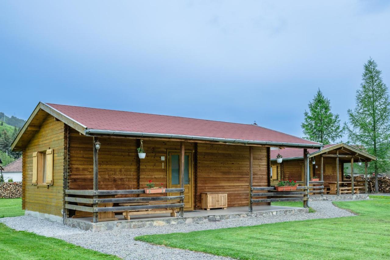 Biotour Camping & Restaurant Ghimeş-Făget Exteriör bild