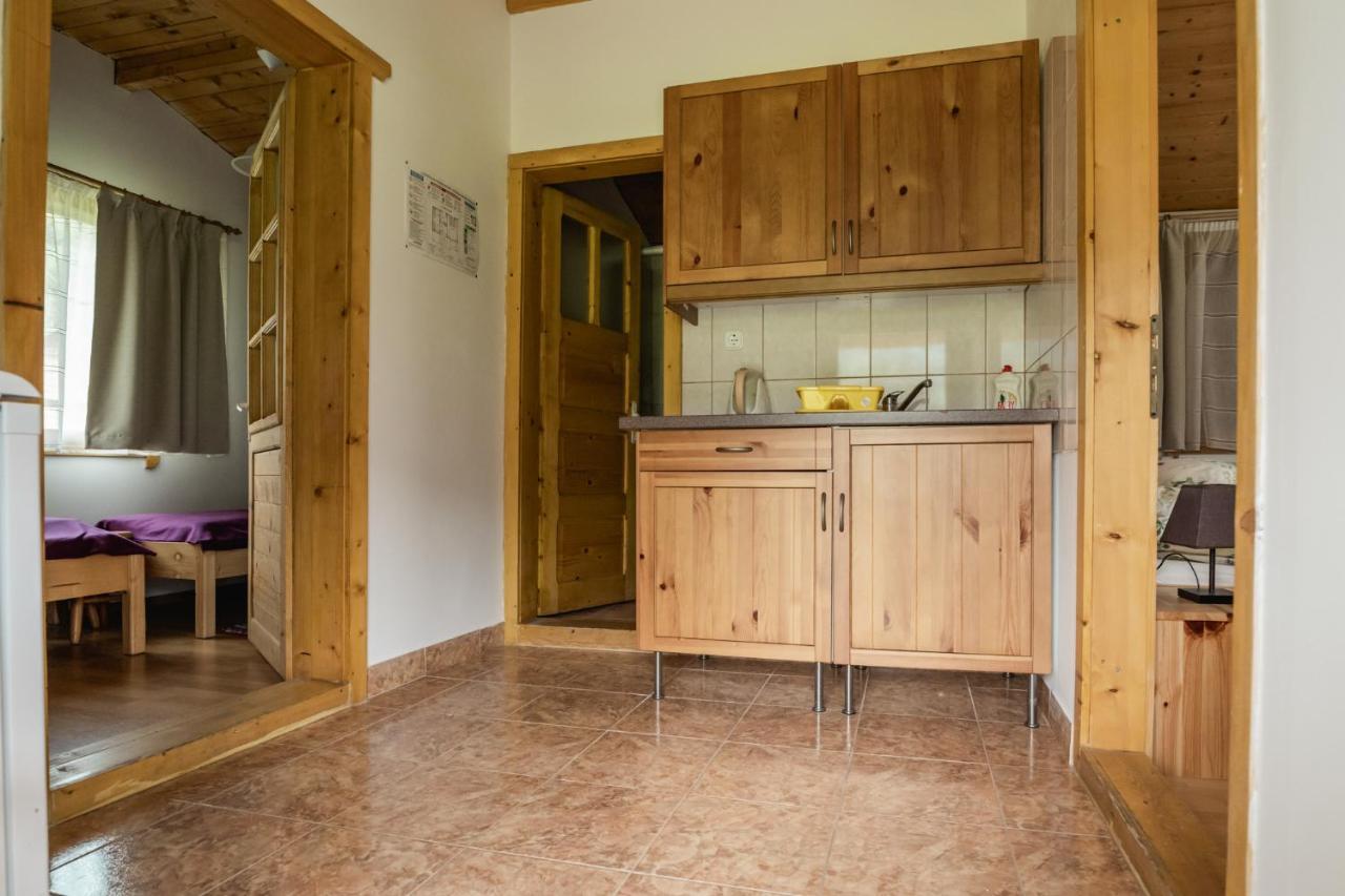 Biotour Camping & Restaurant Ghimeş-Făget Exteriör bild