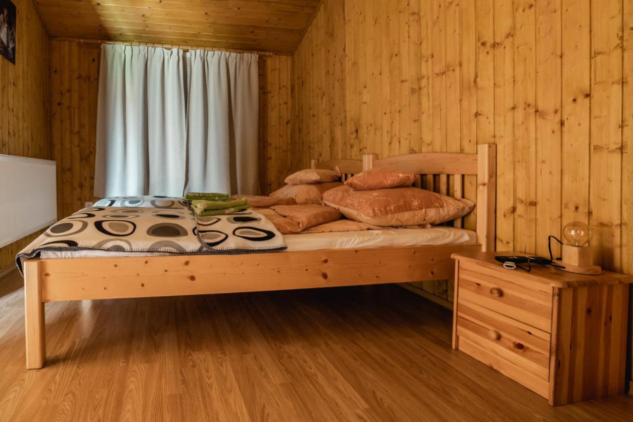 Biotour Camping & Restaurant Ghimeş-Făget Exteriör bild
