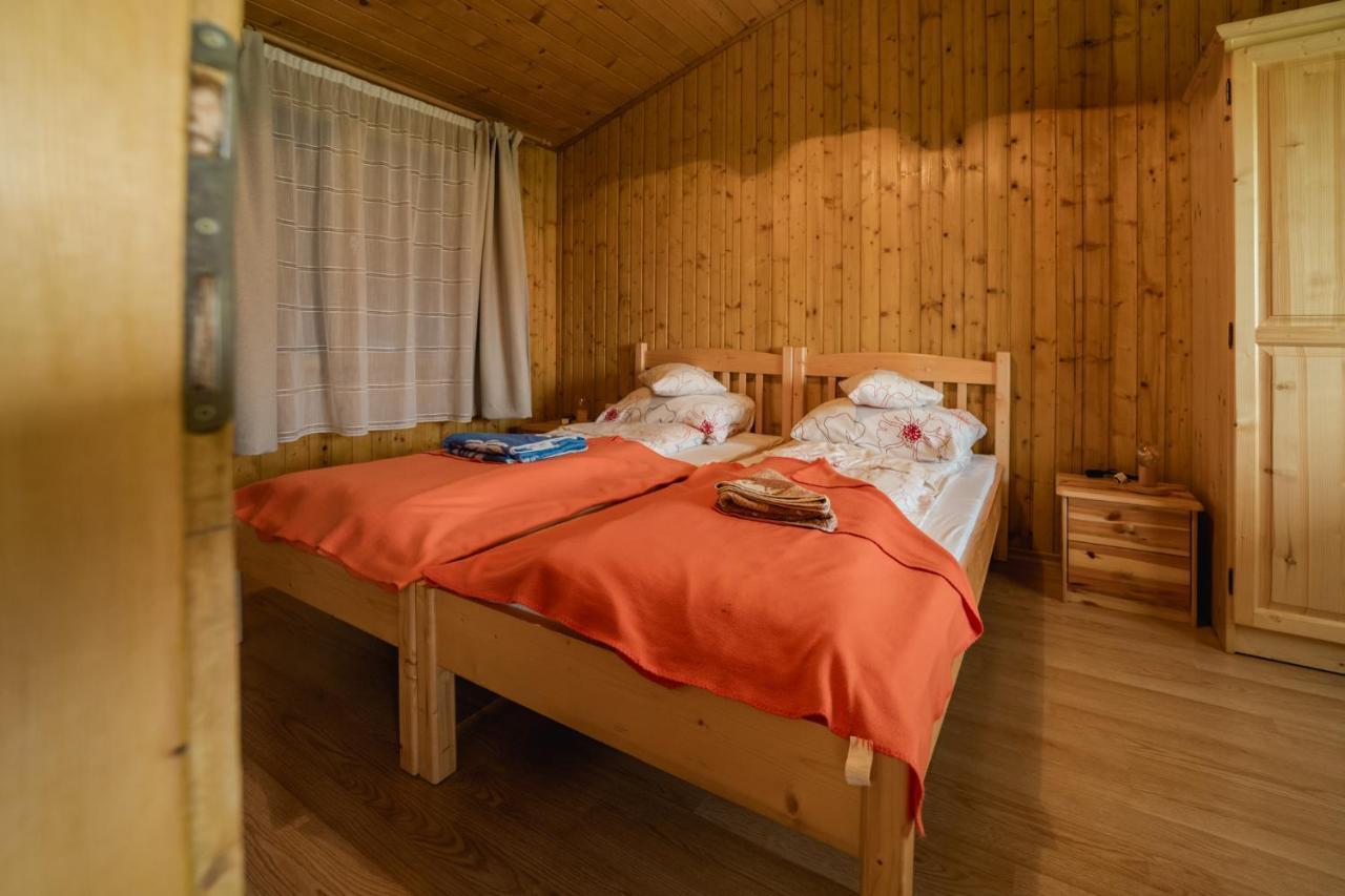 Biotour Camping & Restaurant Ghimeş-Făget Exteriör bild