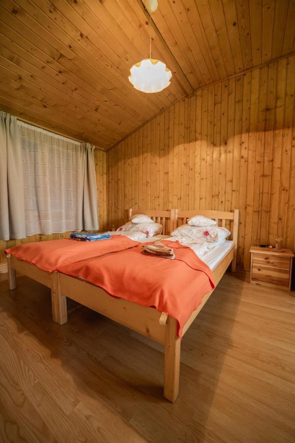 Biotour Camping & Restaurant Ghimeş-Făget Exteriör bild