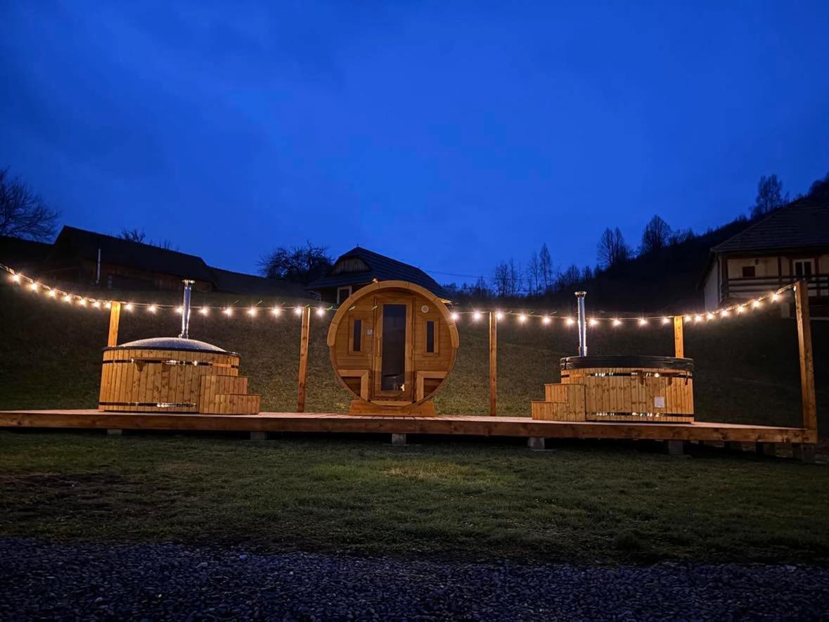 Biotour Camping & Restaurant Ghimeş-Făget Exteriör bild